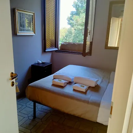 Grazzano Antica Stazione ゲストハウス グラッツァーノ・ヴィスコンティ